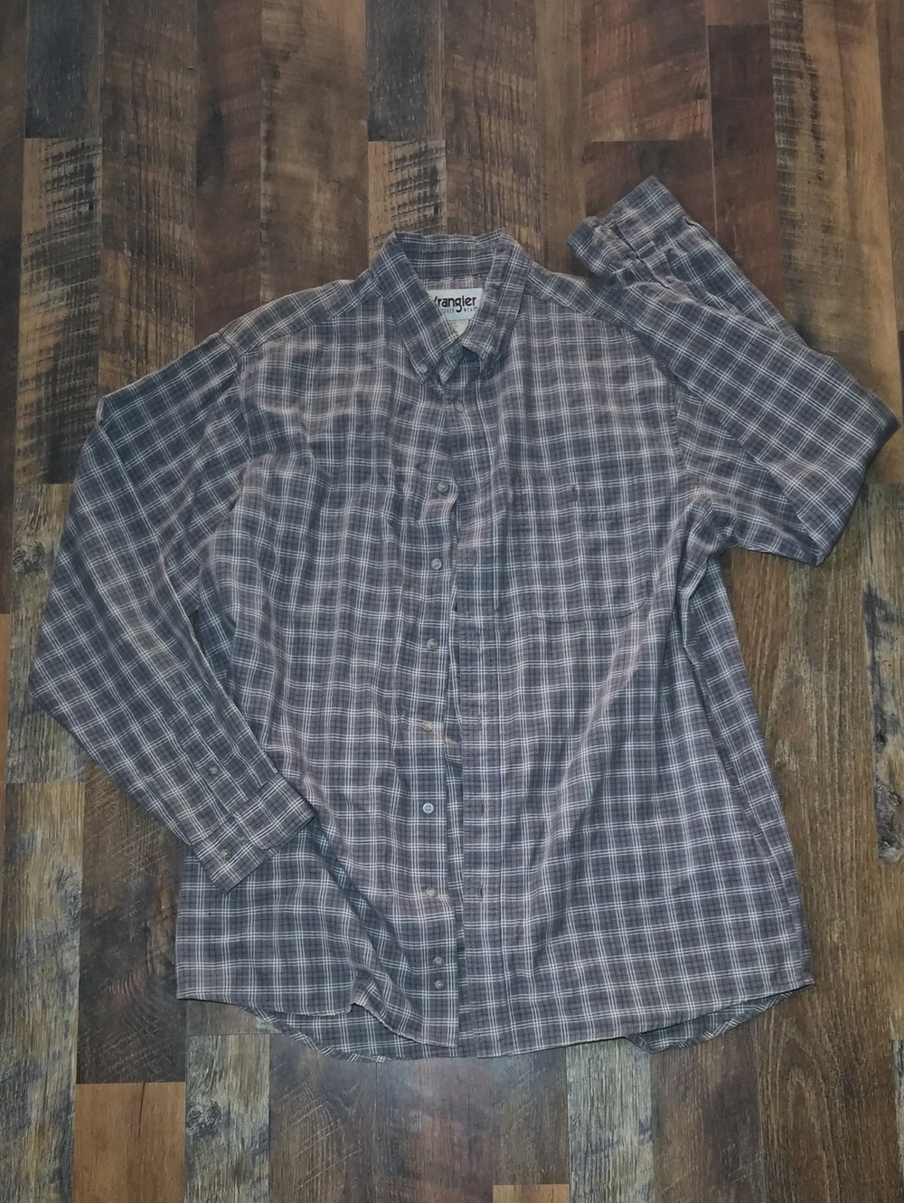 Wrangler Men's Plaid Button-Up Shirt XLT Rugged Wear